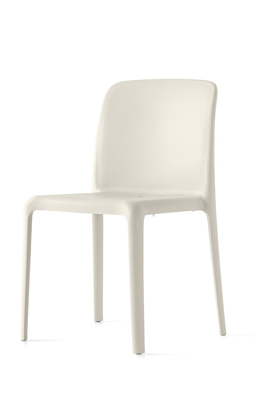 Bayo spisestol – lett, solid og perfekt ute som inne til moderne spiseplass – @HOME Oslo
