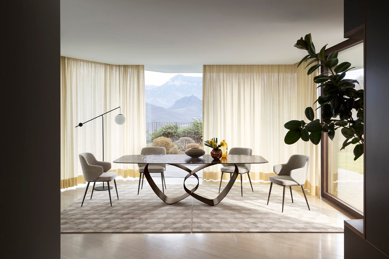 Foyer spisestuestol med arm, metallben, en del av kategorien spisestuestol - At Home Interiør