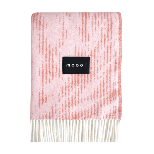 Moooi Blushing Sloth PinkRust Ullpledd, en del av kategorien Pledd - At Home Interiør