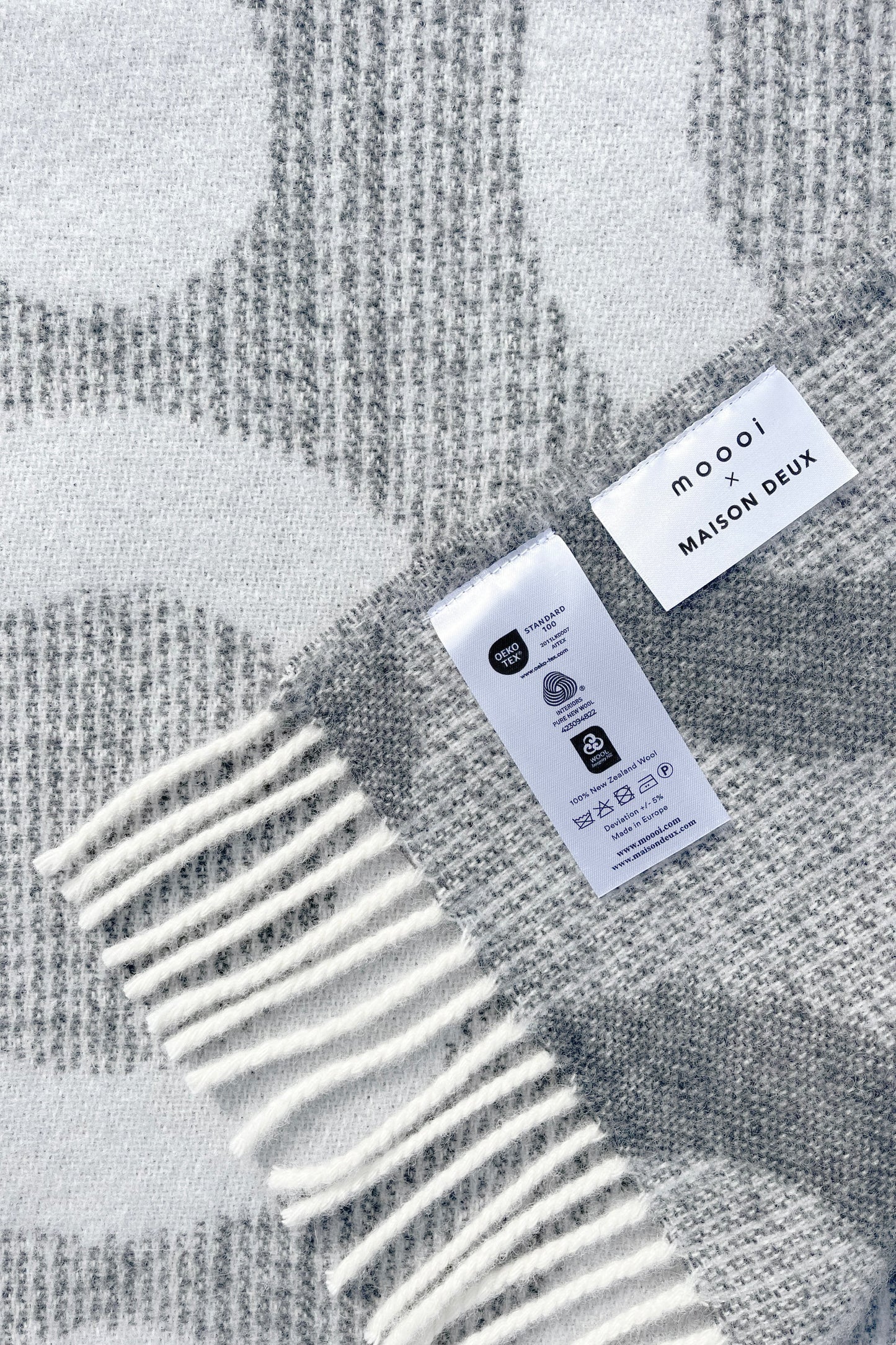 Moooi Umbrella Squid Ullpledd Stone, en del av kategorien Pledd - At Home Interiør