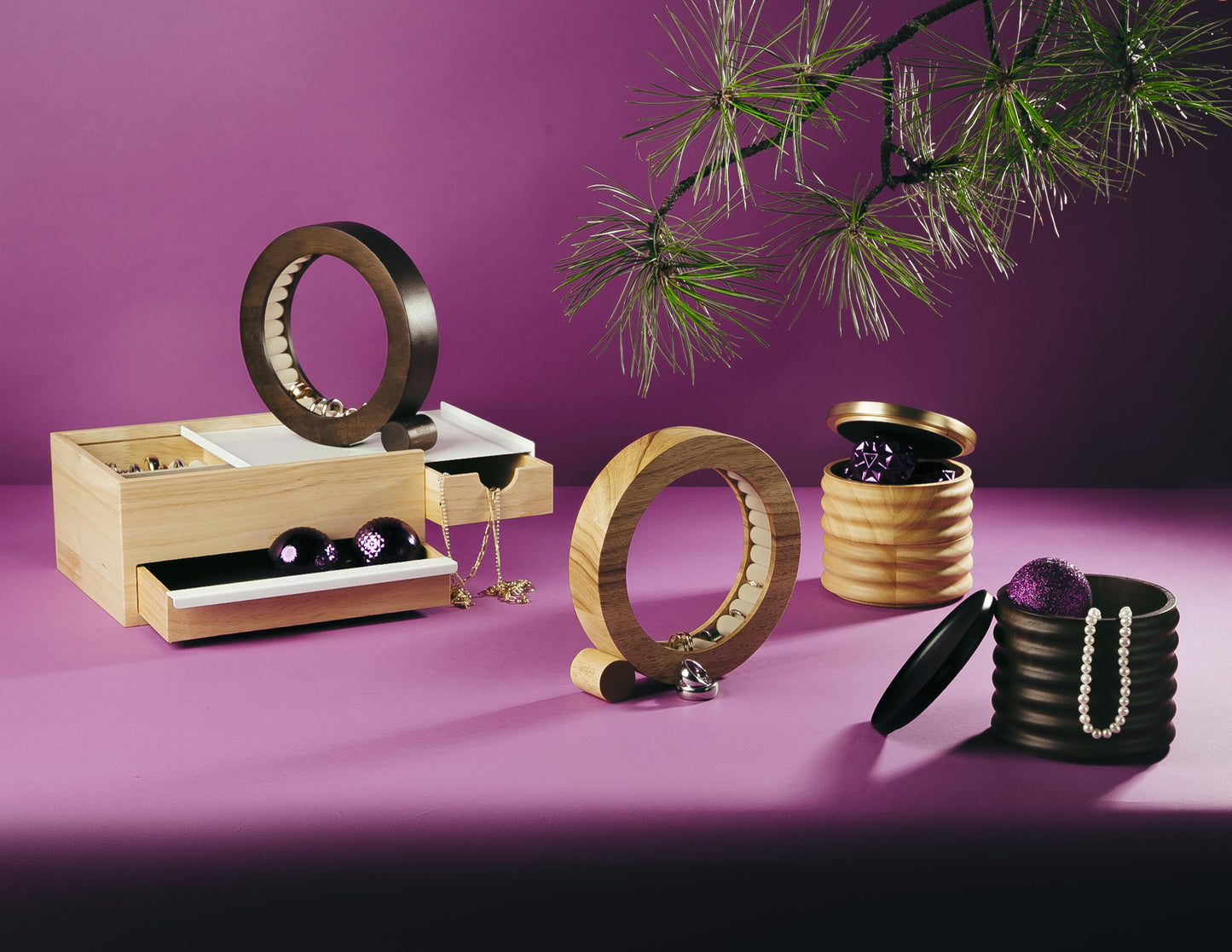 Ringholder FERRIS valnøtt, en del av kategorien - At Home Interiør