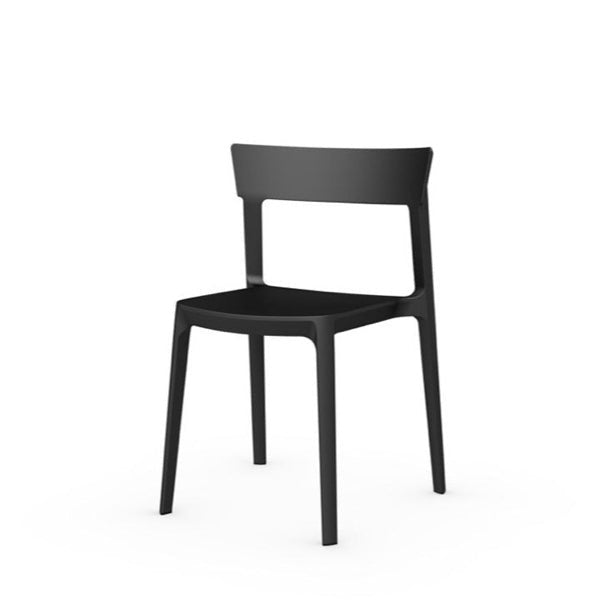 SKIN ute/inne stol, en del av kategorien Spisestuestol - At Home Interiør