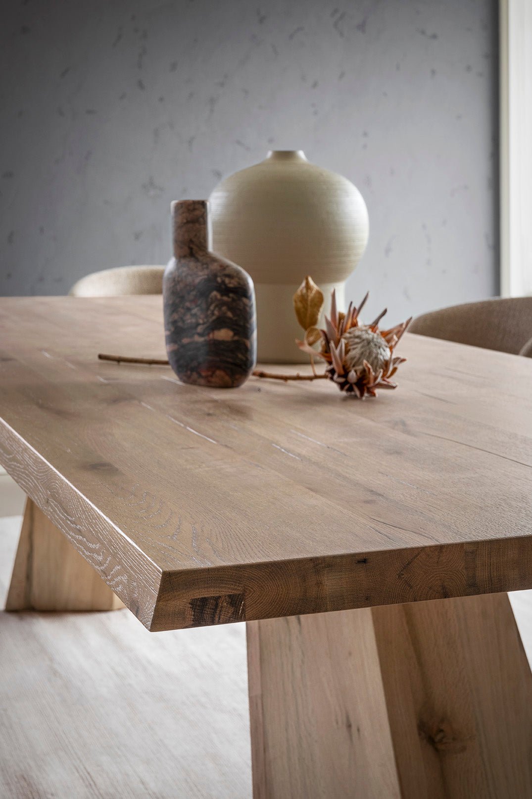 Spisebord i heltre - At Home Interiør