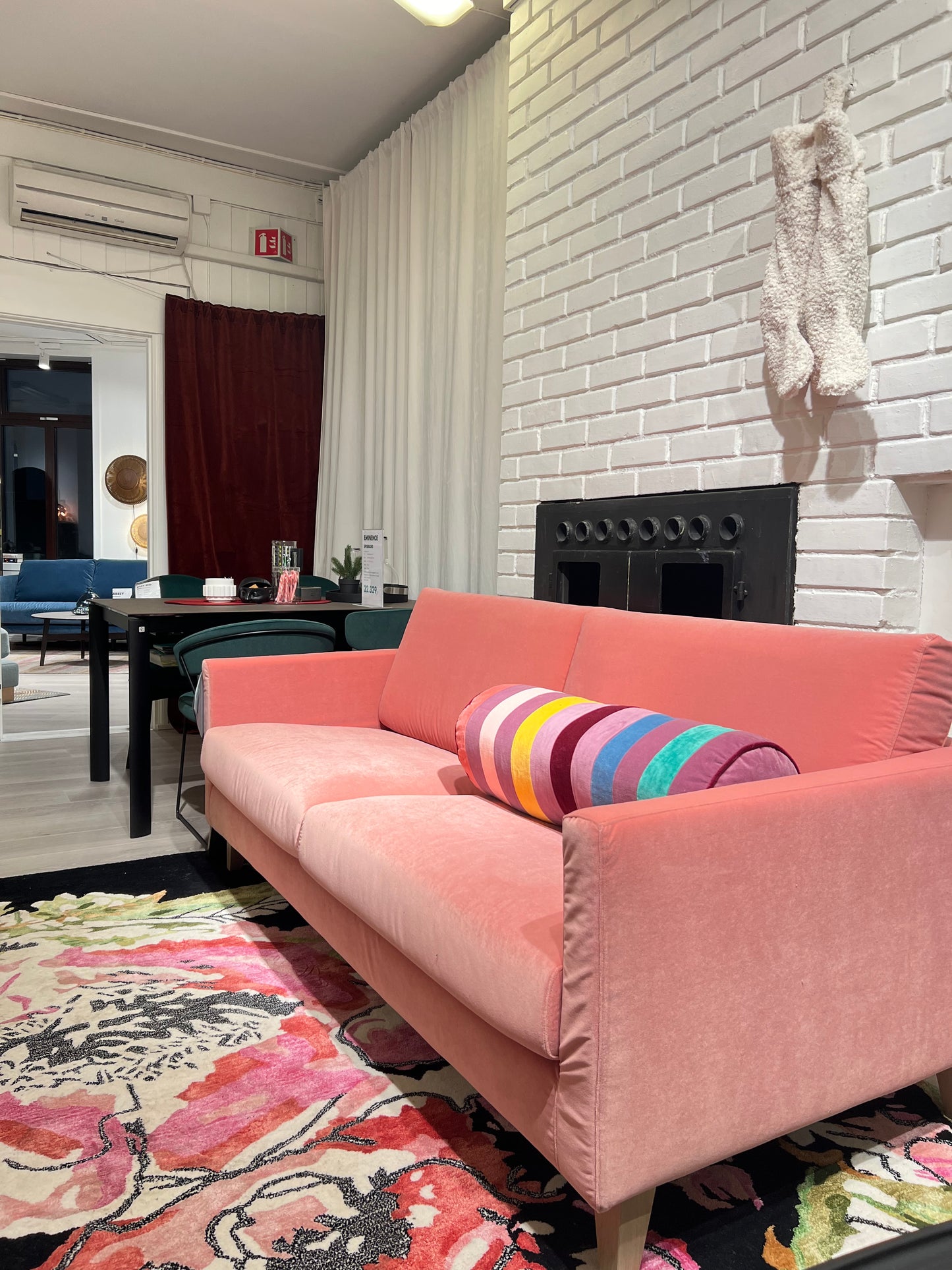 Impulse 2,5-seter sofa Rosa velur, demomodell