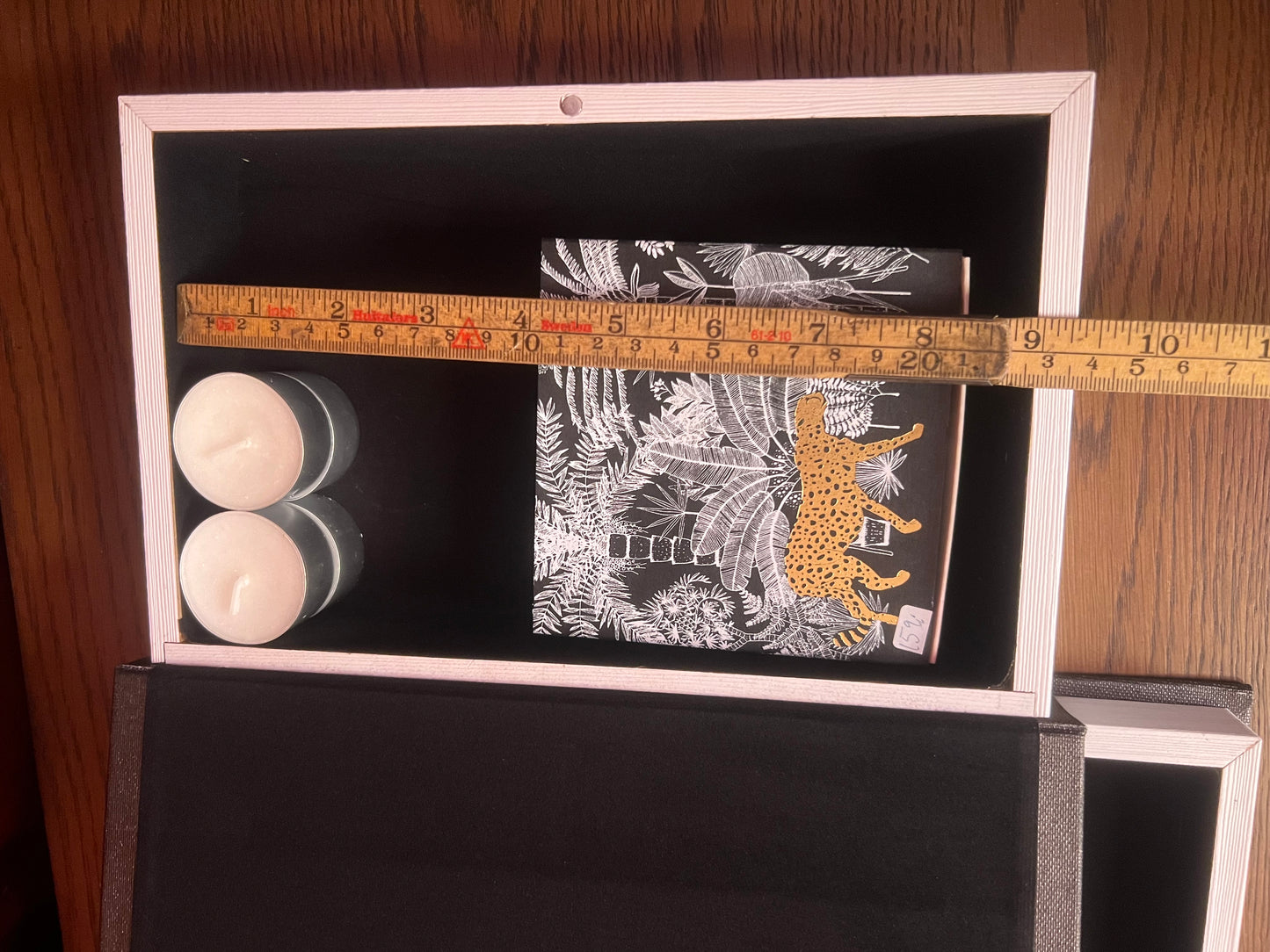 Bok box, til overraskelser og hemliser.