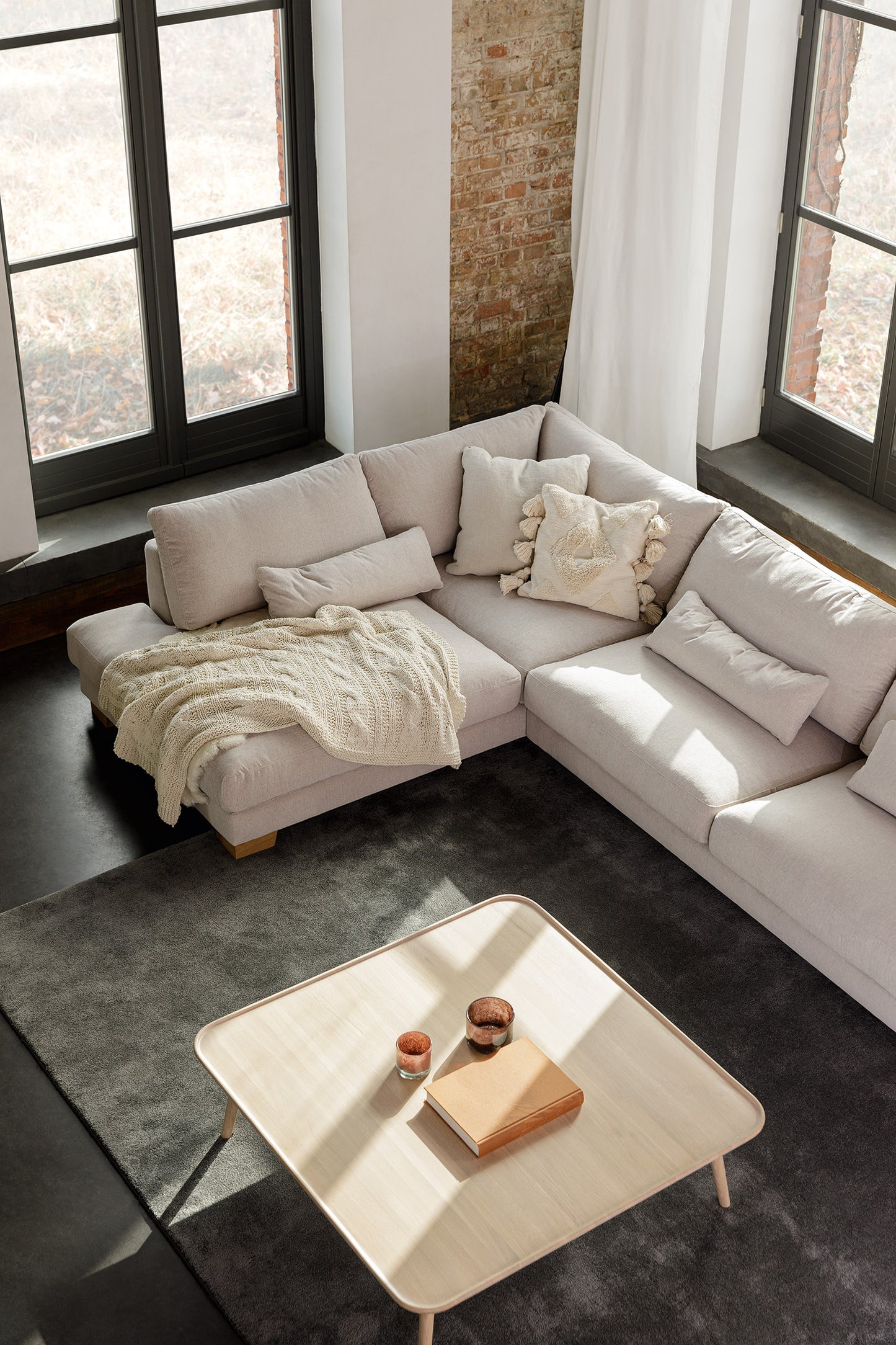 Love 120 sofabord i moderne stuemiljø – @HOME Oslo