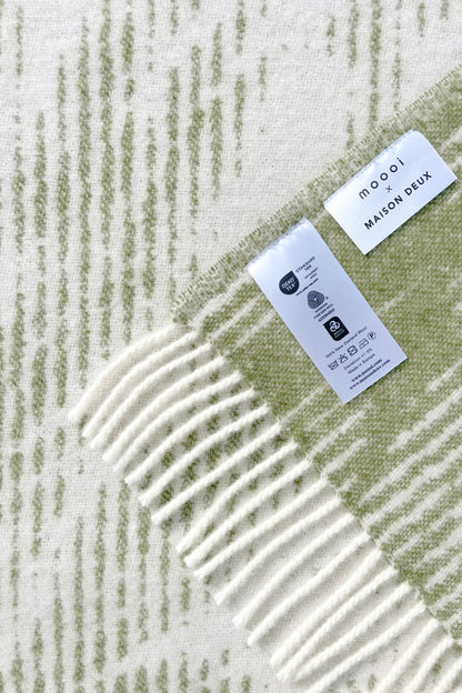 Moooi Blushing Sloth Olive cream Ullpledd