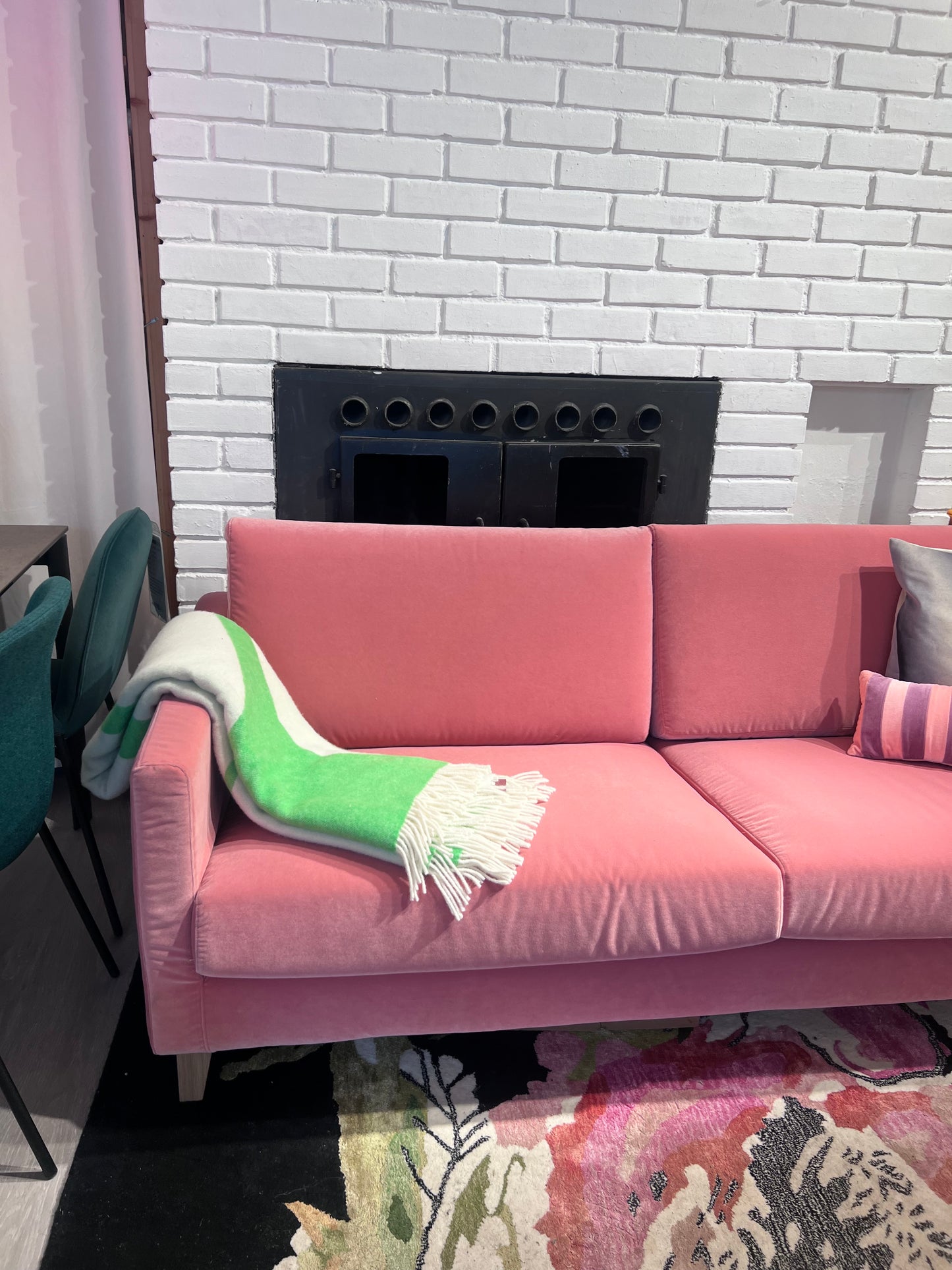 Impulse 2,5-seter sofa Rosa velur, demomodell