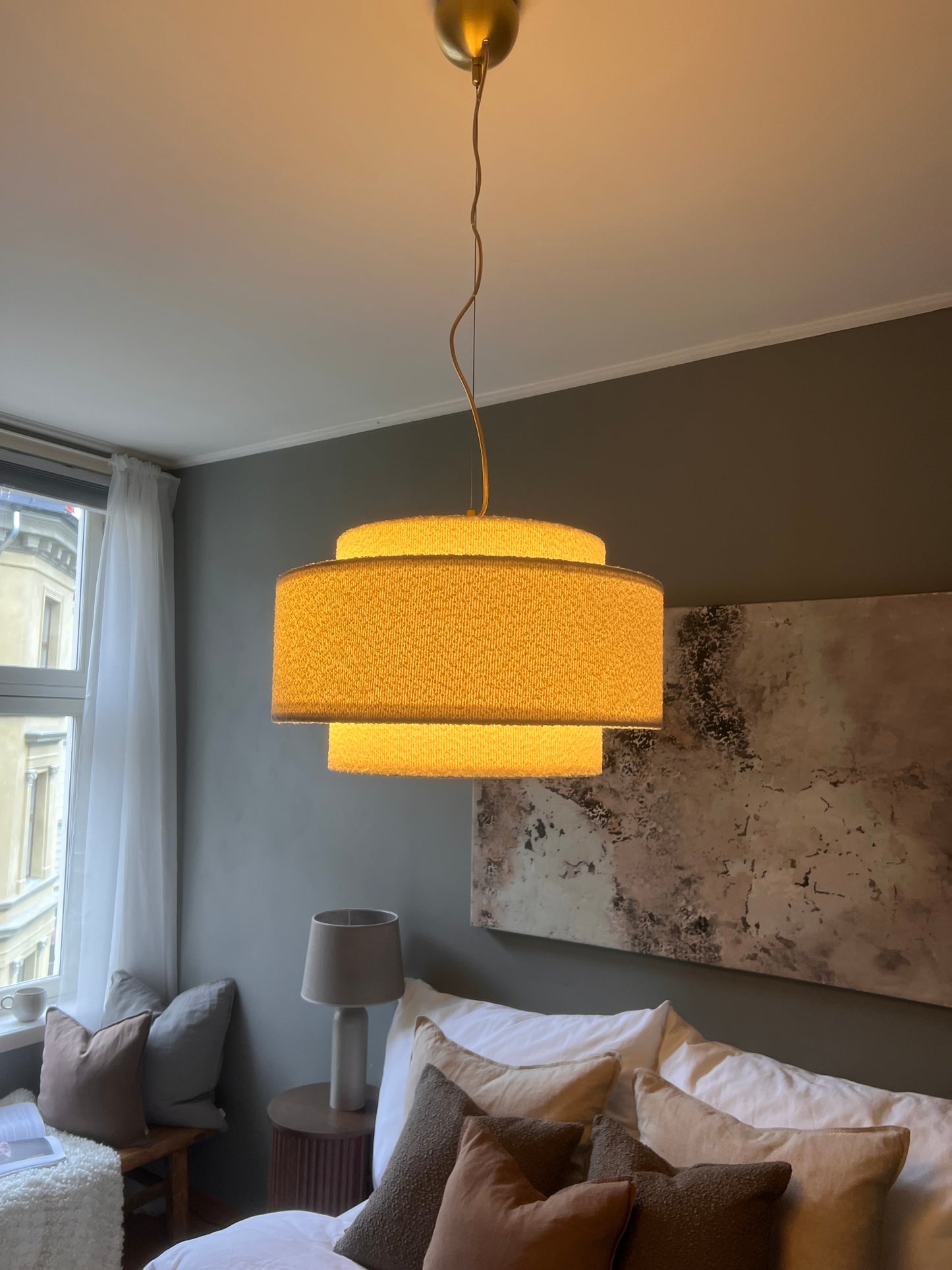 Noah pendellampe i hvit bouclé – 50 og 70 cm