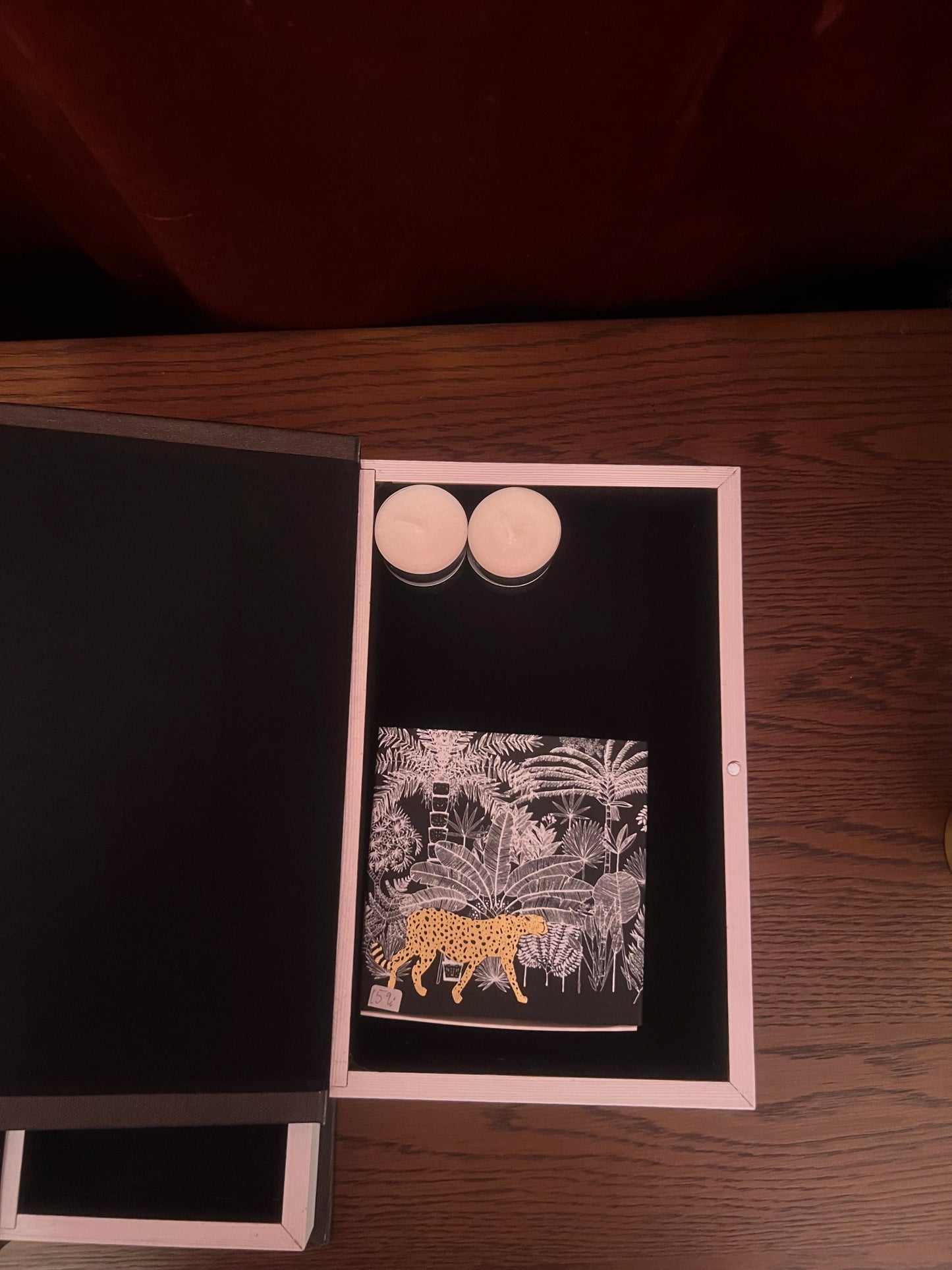 Bok box, til overraskelser og hemliser.