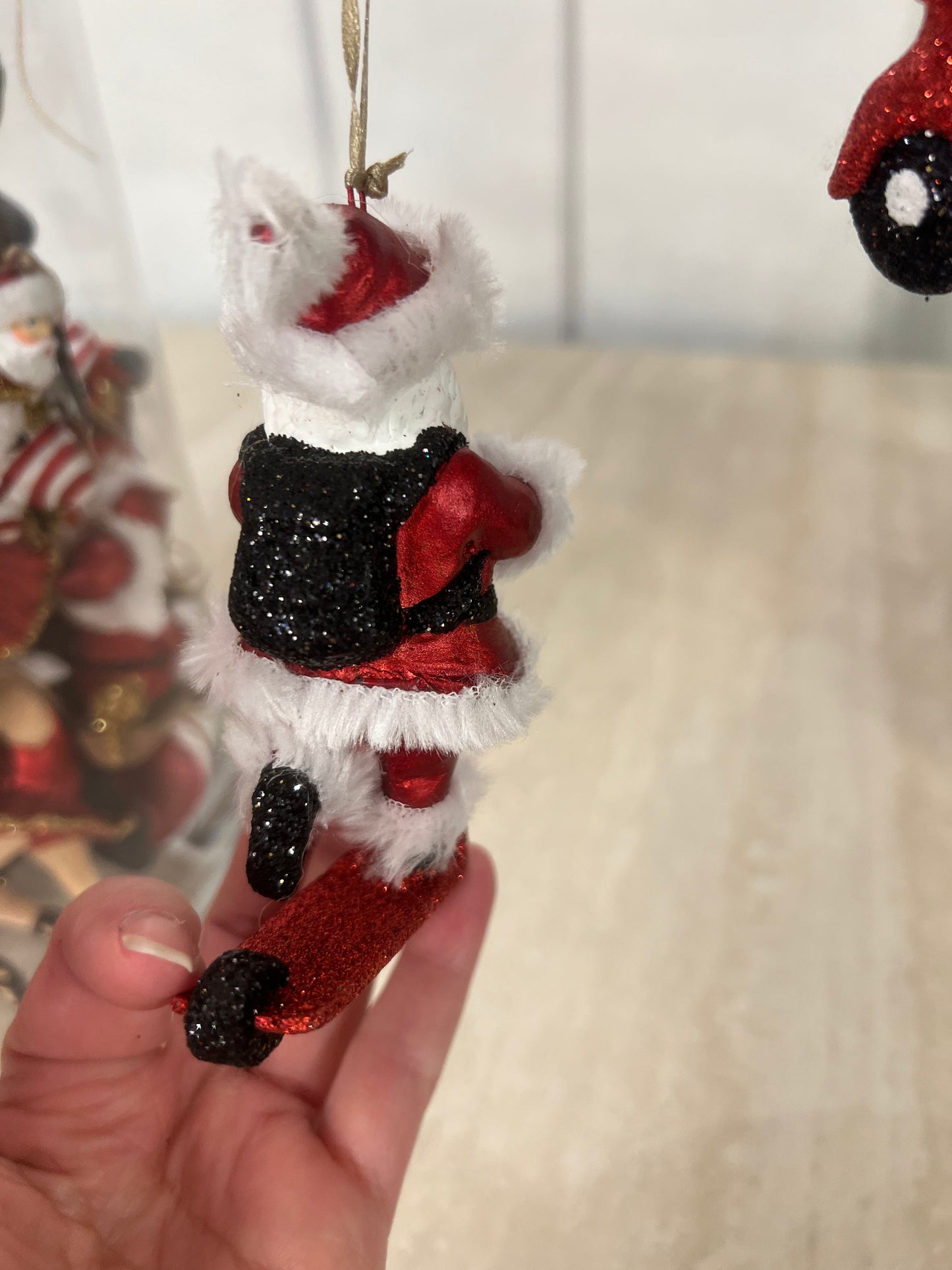 Suser av gårde, Juletrepynt