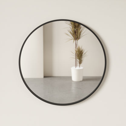 Moderne speil med bred ramme – Hub