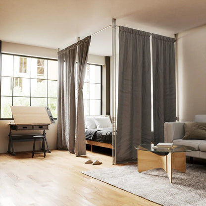 Anywhere gardinsystem/ romdeler, sort/hvit/stål, en del av kategorien gardinstang - At Home Interiør