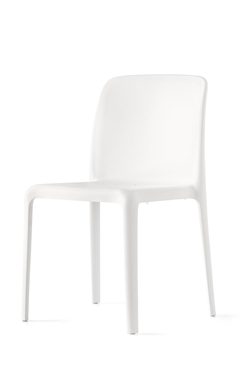 Bayo spisestol – lett, solid og perfekt ute som inne med god sittekomfort – @HOME Oslo