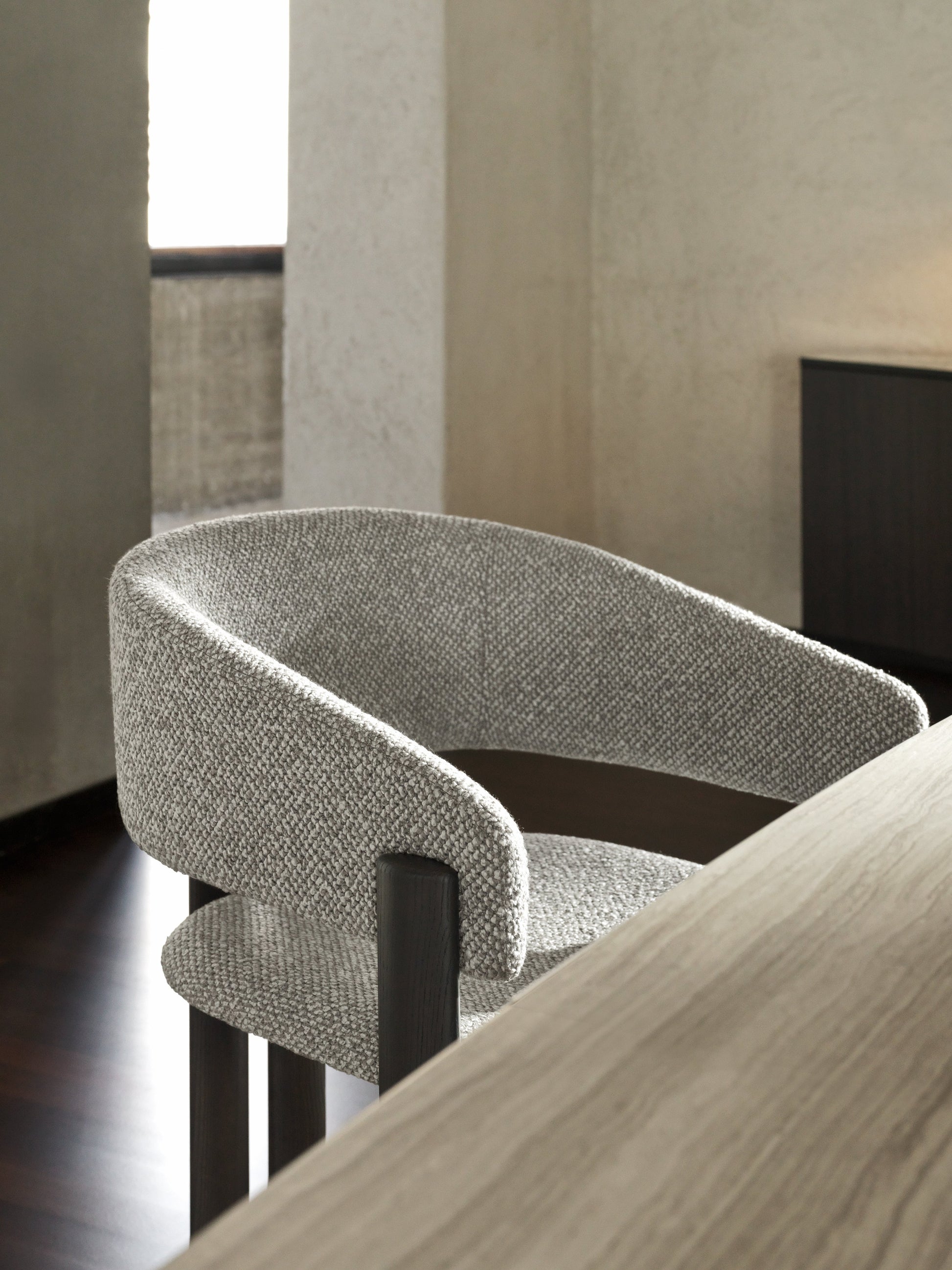 Biarittz spisebord marmor, en del av kategorien Spisestuestol - At Home Interiør