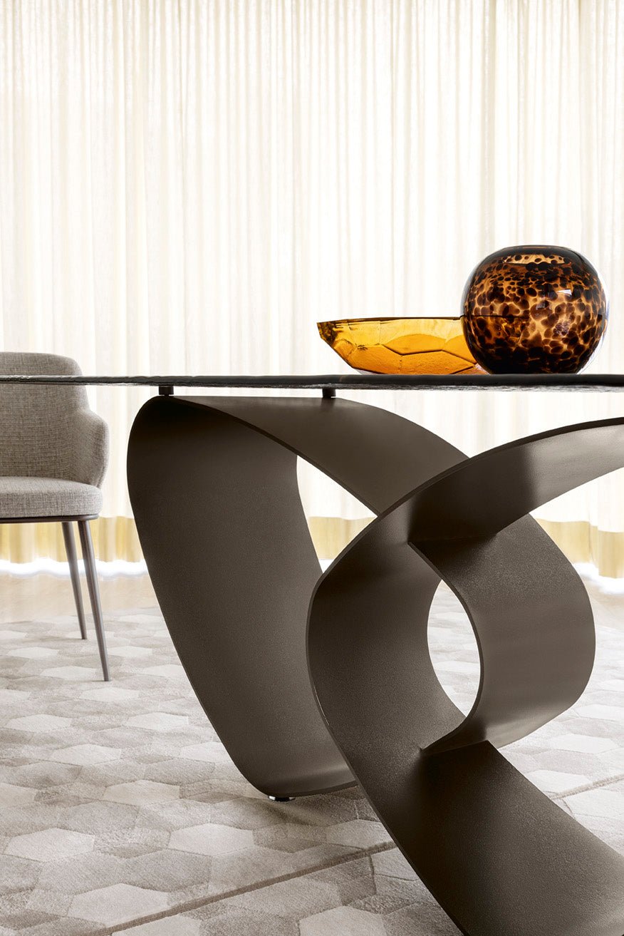 Breeze spisebord 250 keramisk sett fra siden – @HOME Oslo