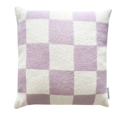 Checkerboard Pyntepute ull LIlac white, en del av kategorien Pute - At Home Interiør