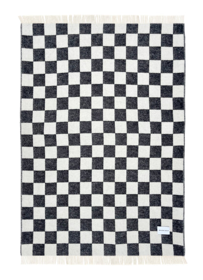 Checkerboard Ullpledd Black White, en del av kategorien Pledd - At Home Interiør