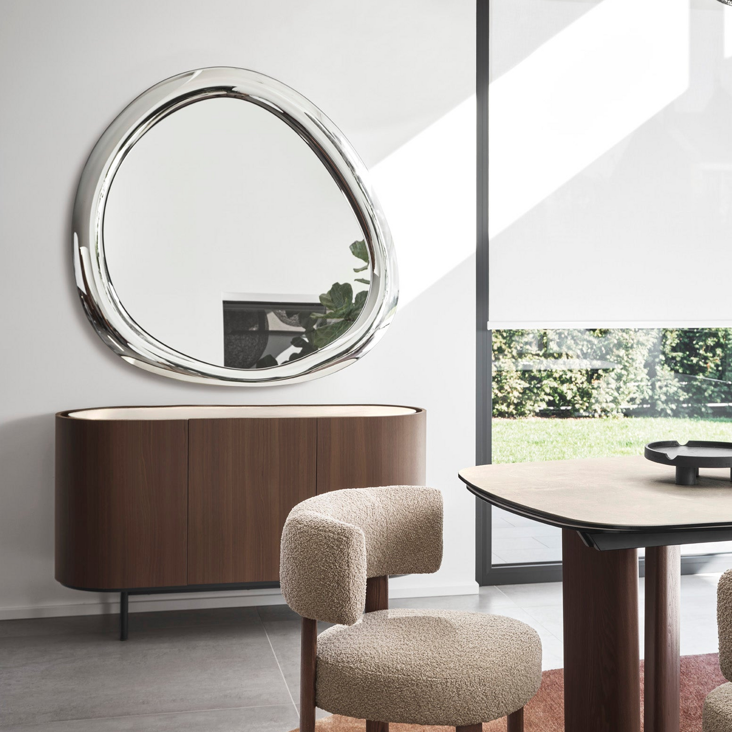 Aura speil fra Calligaris designet av Lorenzo Remedi