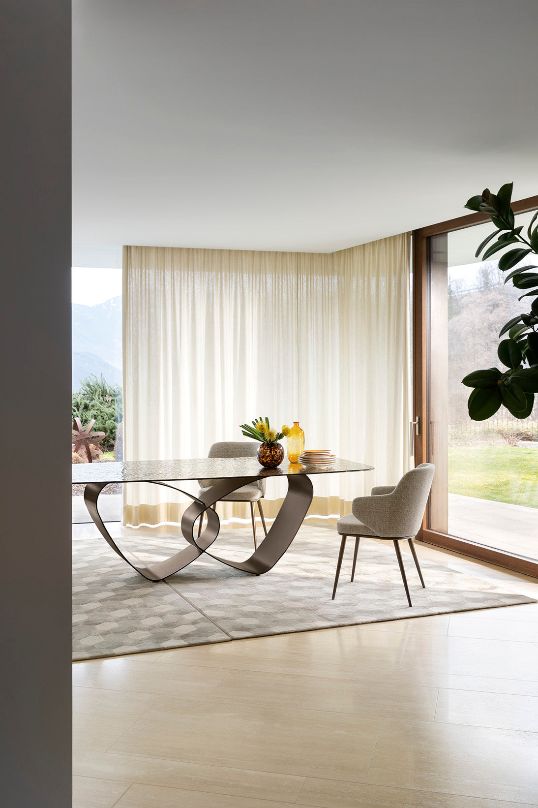 Breeze spisebord 250