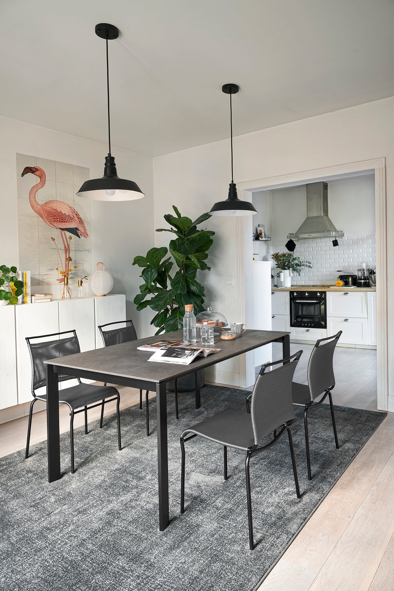 Eminence 160 - 310 Melamin spisebord, en del av kategorien Spisebord - At Home Interiør