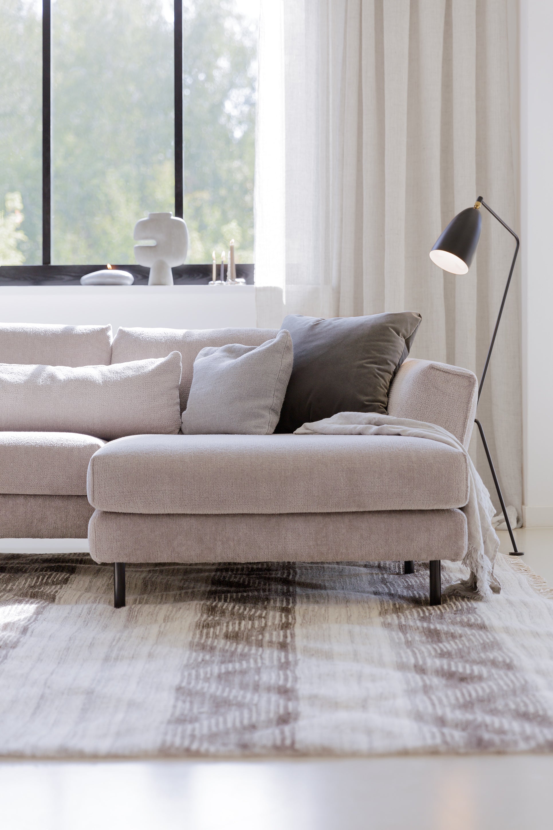 Gustav 2 - seter sofa med chaiselongue, en del av kategorien 3 - seter - At Home Interiør