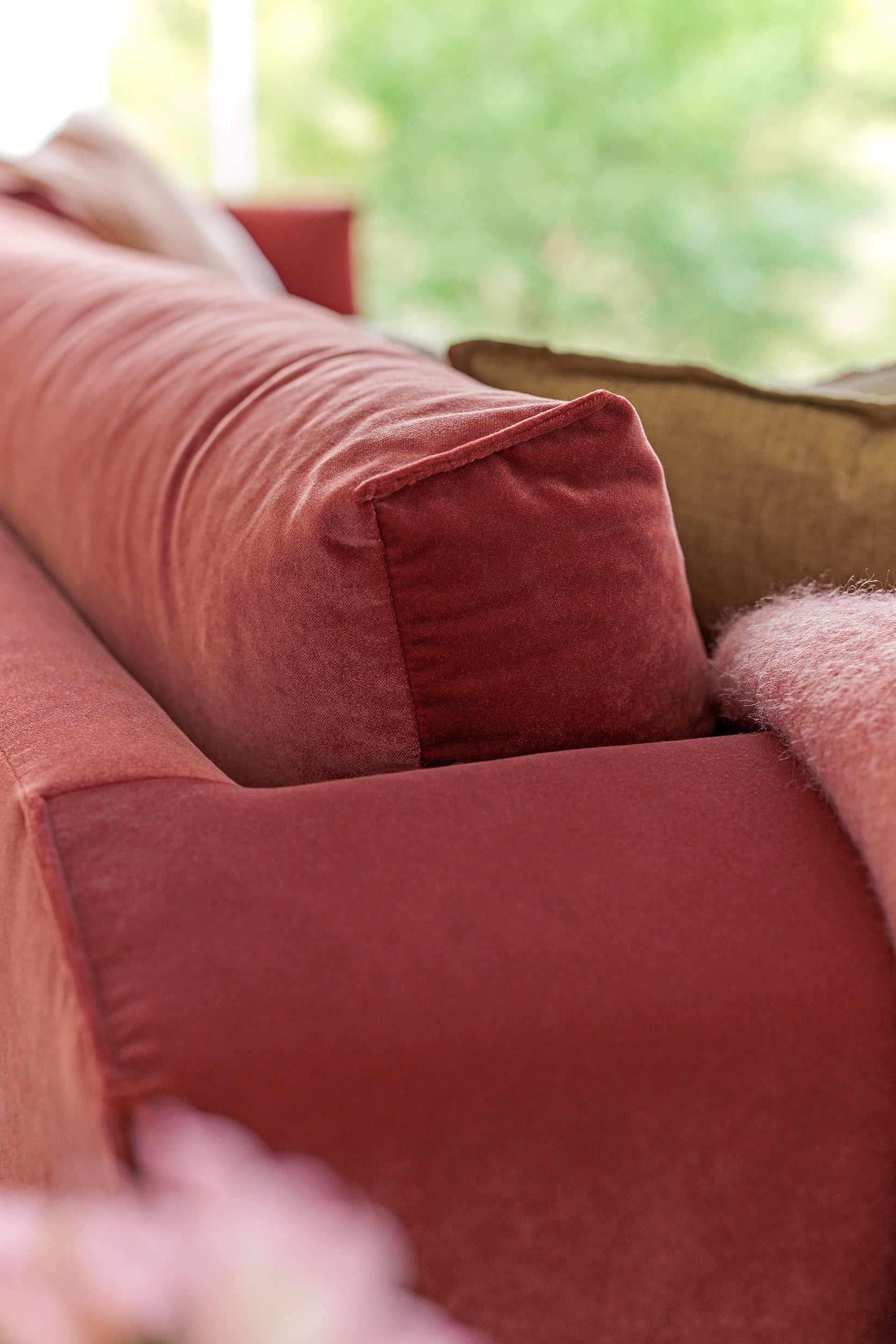 GUSTAV 3XL - seter sofa, flere tekstil valg, en del av kategorien 3 - seter - At Home Interiør