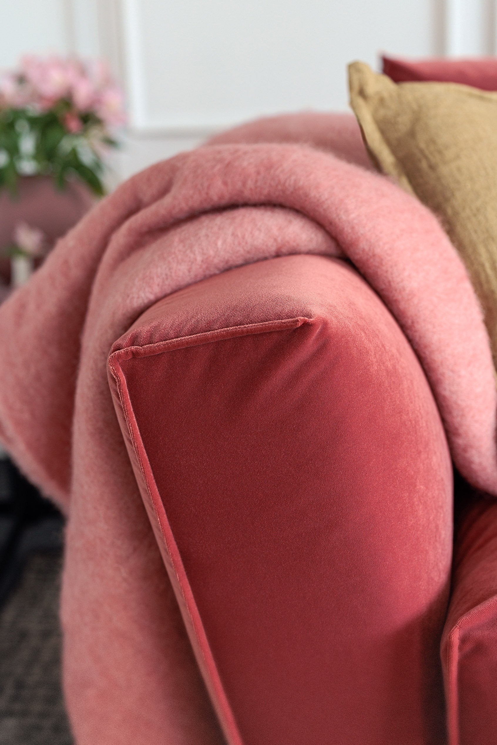 GUSTAV 3XL - seter sofa, flere tekstil valg, en del av kategorien 3 - seter - At Home Interiør