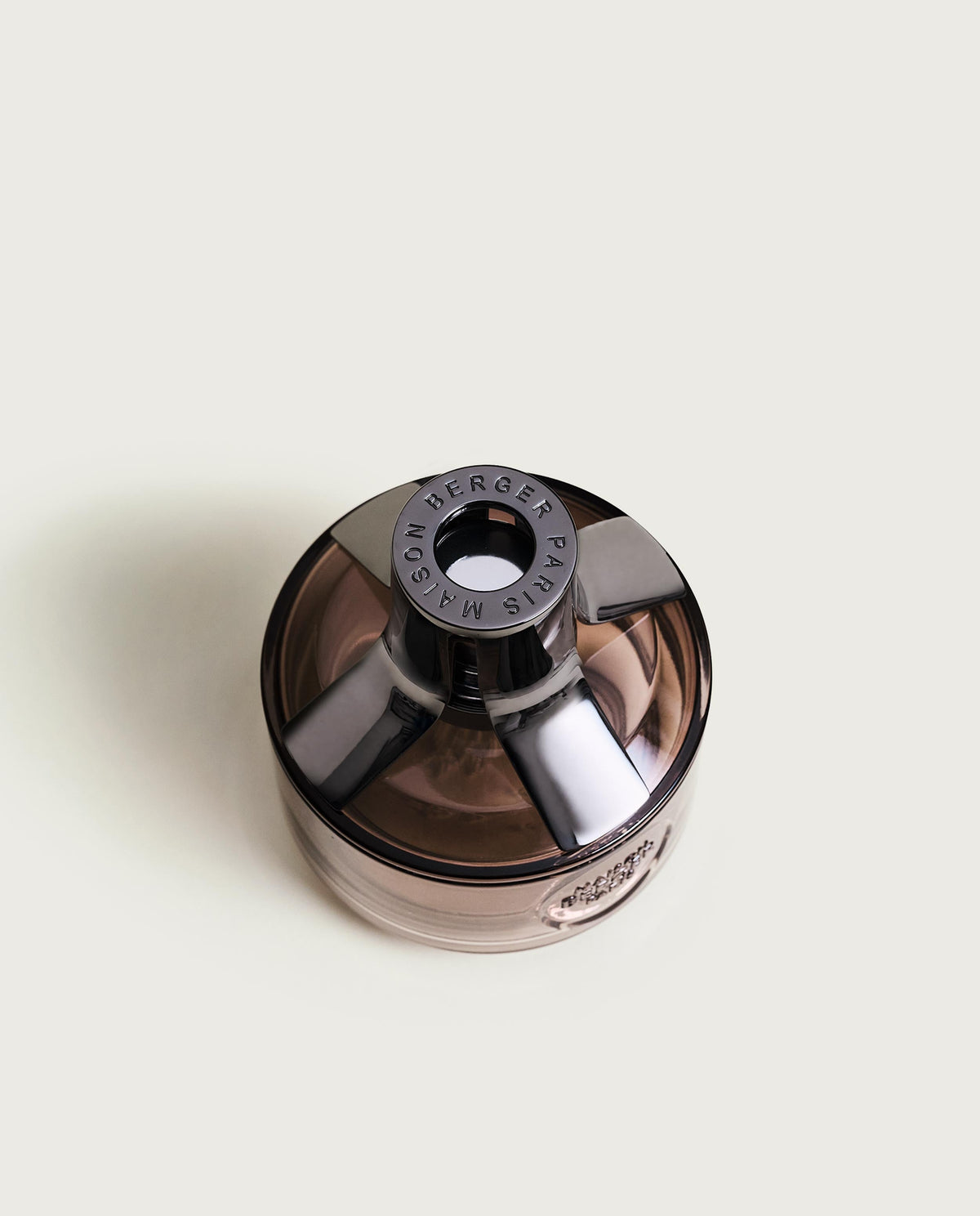 Identity duftlampe brunrosa fra Maison Berger Paris – bilde 3 – @HOME Oslo