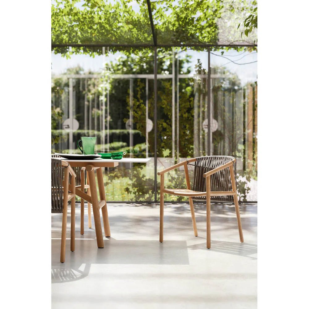 Isamu spisebord, utendørsmøbler Ditre italia, en del av kategorien utendørs - At Home Interiør