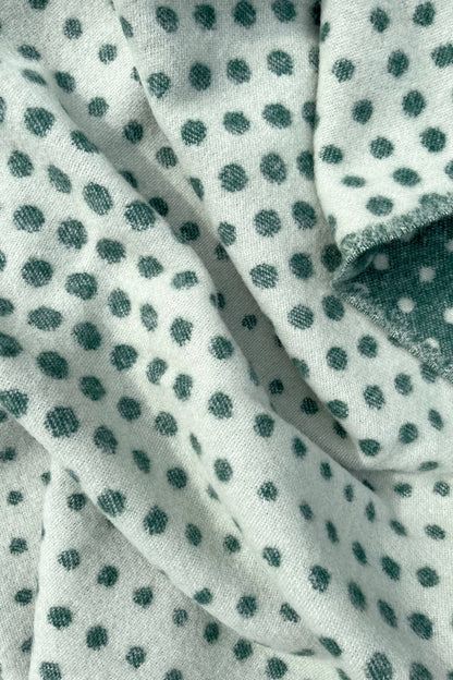 Moooi Blooming Seadragon Ullpledd_Sage forrest, en del av kategorien Pledd - At Home Interiør