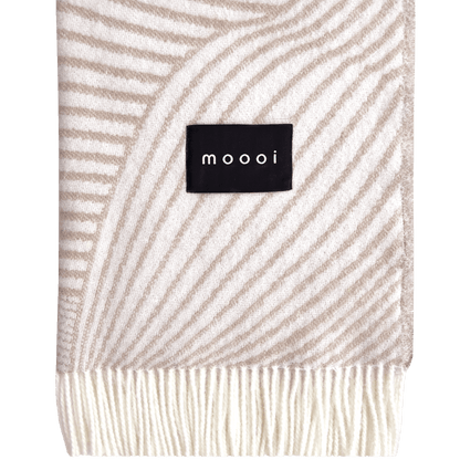 Moooi Techno Bee ullpledd Coffee Cream, en del av kategorien Pledd - At Home Interiør