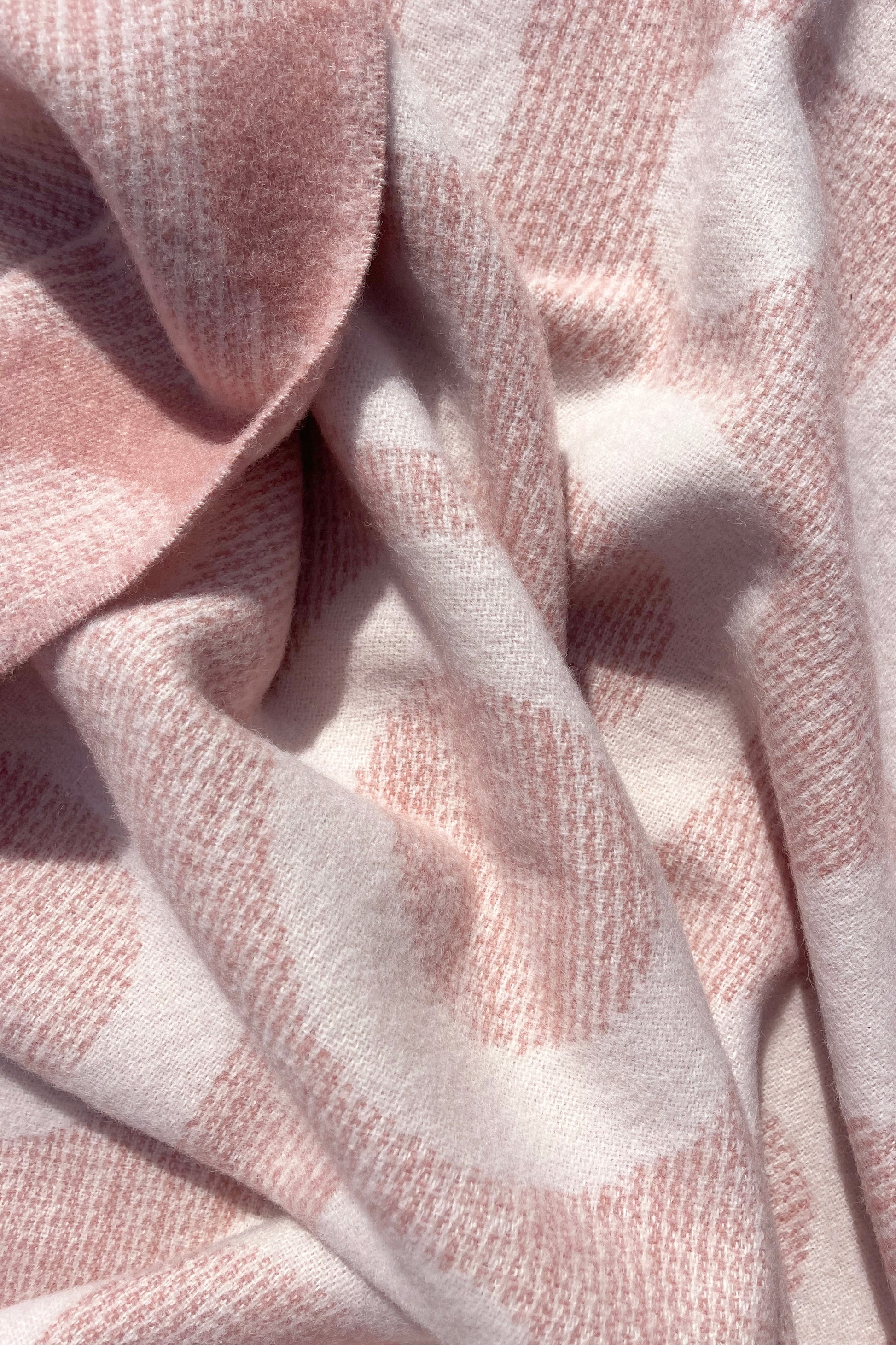 Moooi Umbrella Squid Ullpledd Dusty Pink, en del av kategorien Pledd - At Home Interiør