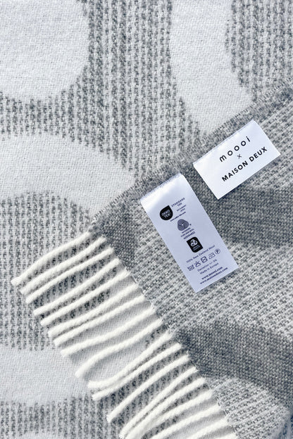 Moooi Umbrella Squid Ullpledd Stone, en del av kategorien Pledd - At Home Interiør