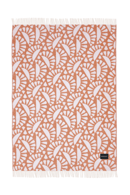 Moooi Woodblock Beetle Ullpledd Rust Cream., en del av kategorien Pledd - At Home Interiør