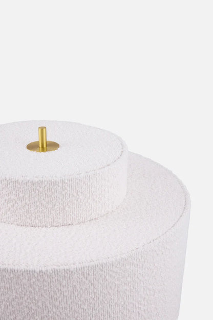 Noah 25 bordlampe i hvit bouclé