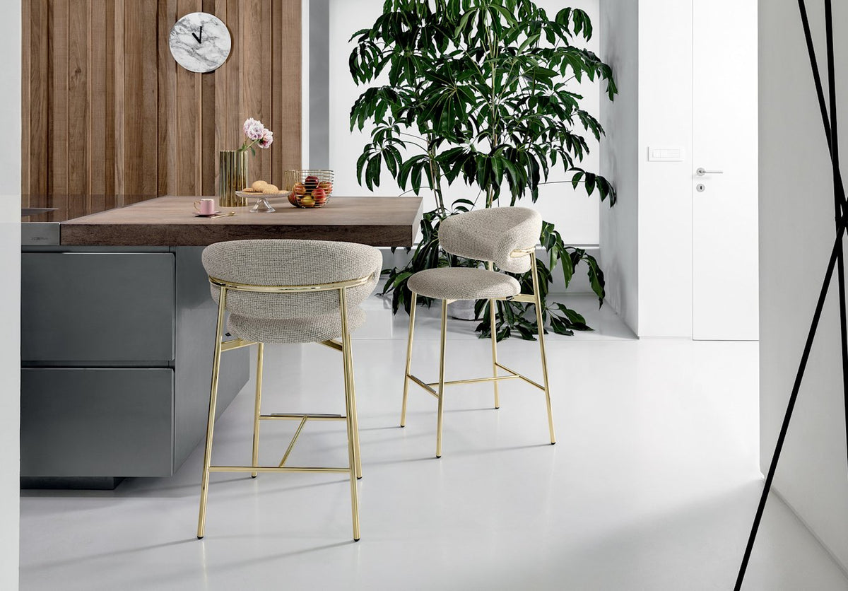 Oleandro barstol med metallben fra Calligaris | @HOME Interiør Oslo