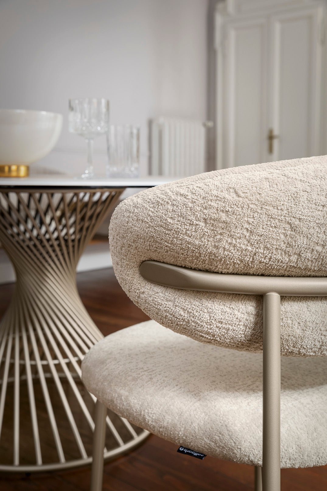 Oleandro spisestuestol med metallben, en del av kategorien spisestuestol - At Home Interiør