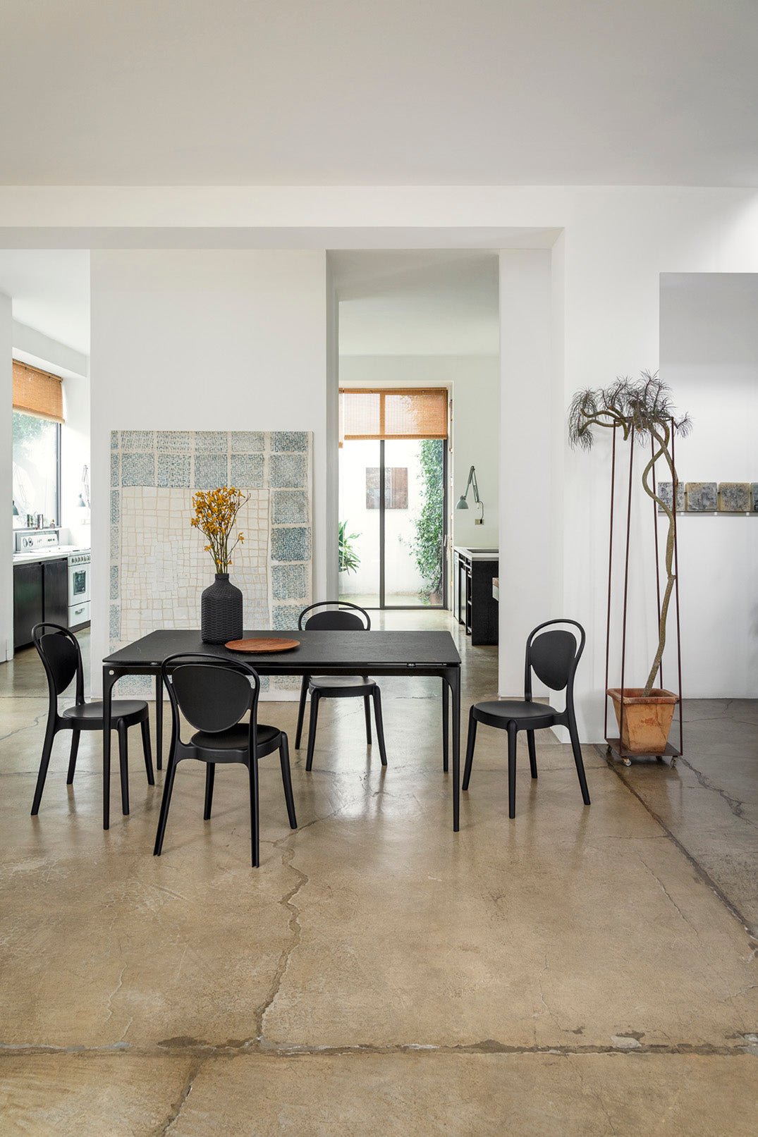 Parisienne polycarbonat stol, en del av kategorien spisestuestol - At Home Interiør