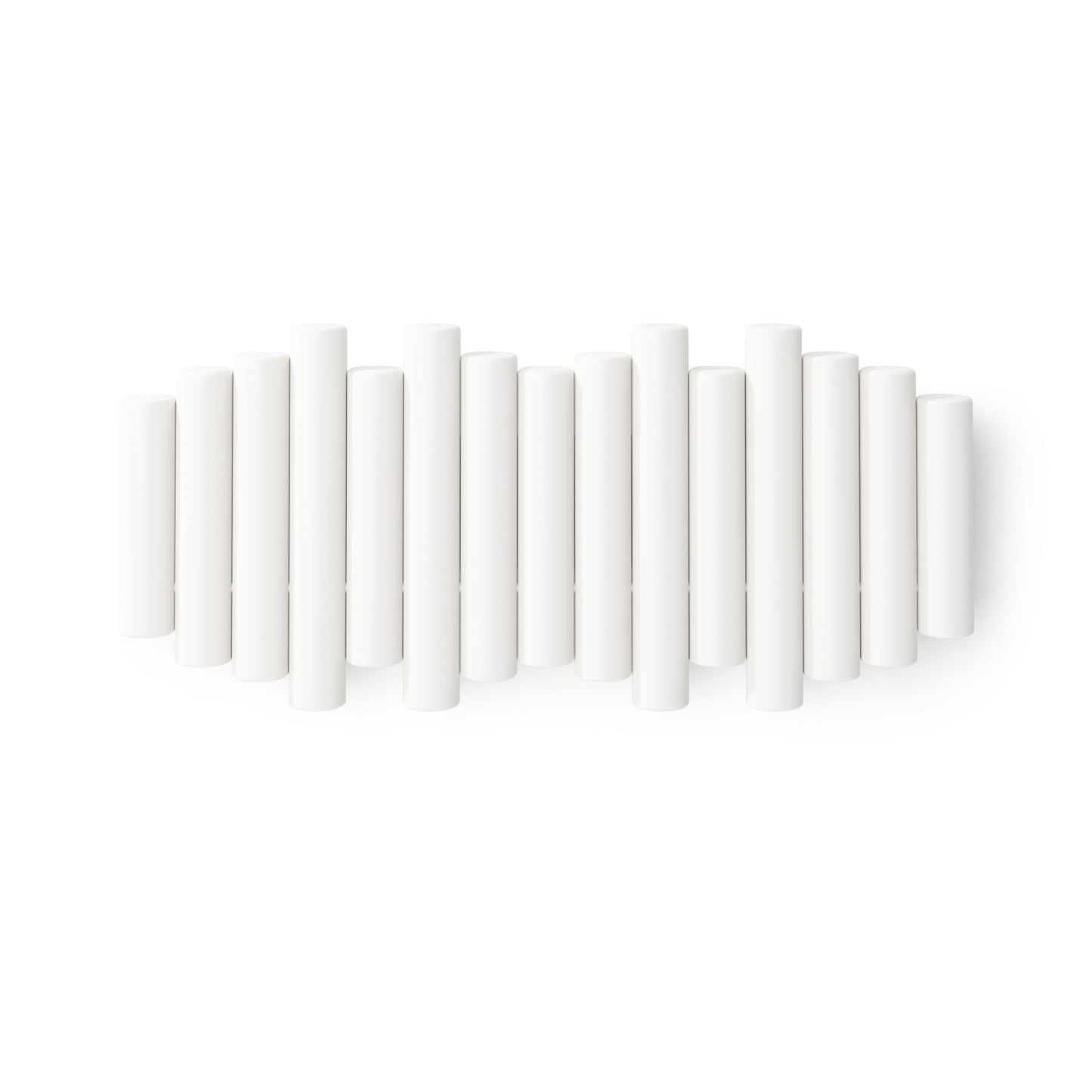 Picket knaggrekke hvit – funksjonelt design som også er veggkunst, en del av kategorien - At Home Interiør