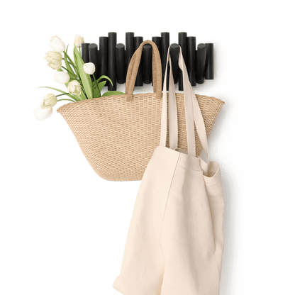 Picket knaggrekke sort– funksjonelt design som også er veggkunst, en del av kategorien - At Home Interiør