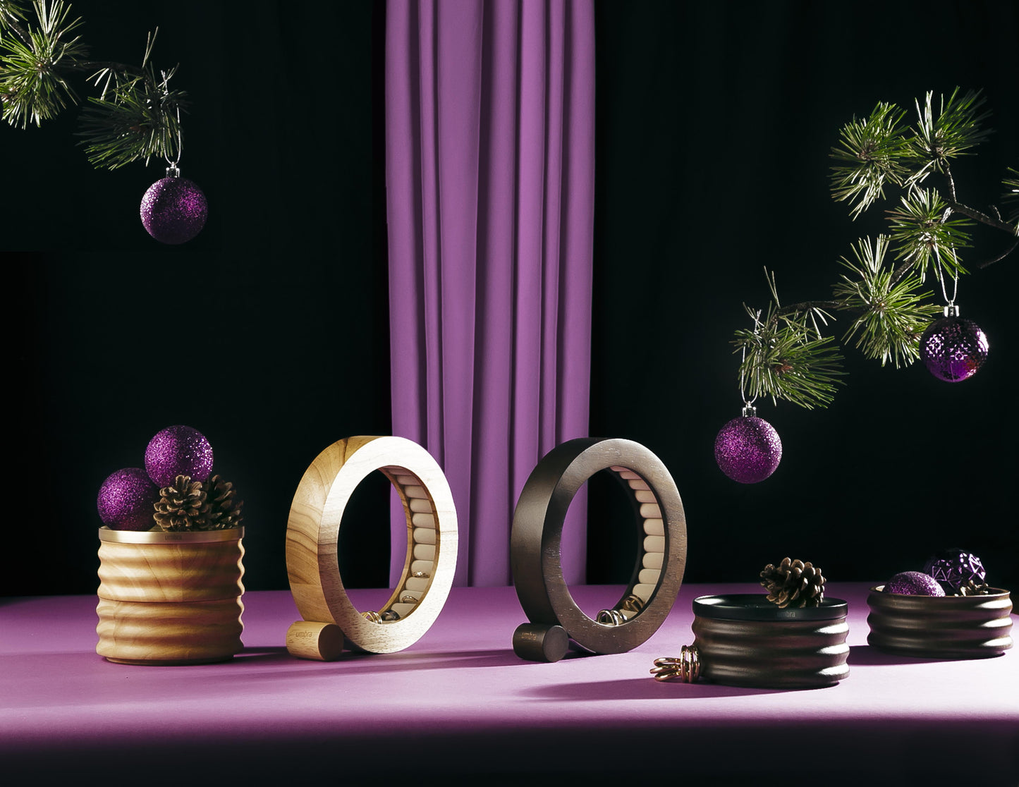 Ringholder FERRIS valnøtt, en del av kategorien - At Home Interiør