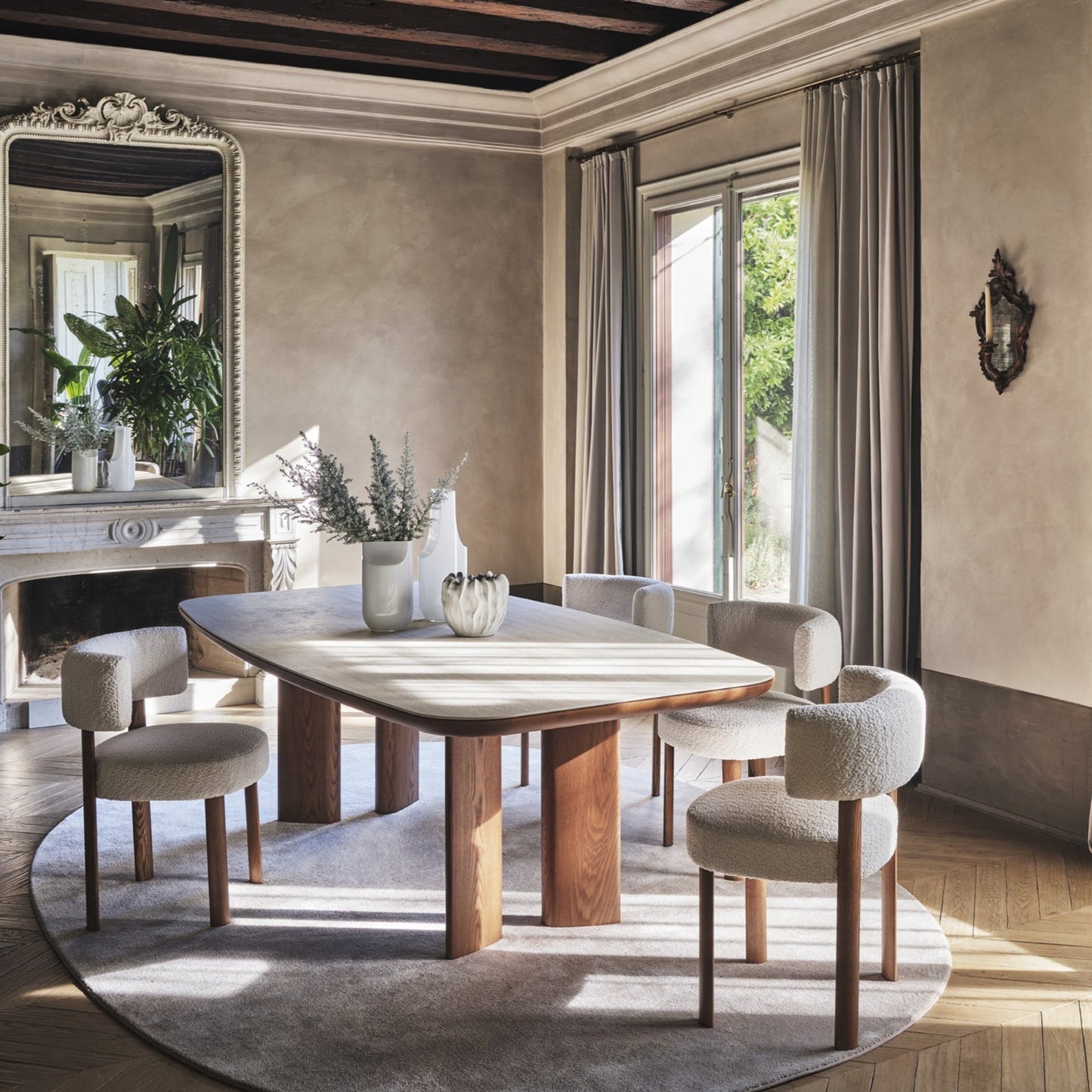 Sandy spisebord 200/250 fast str, en del av kategorien Spisebord - At Home Interiør