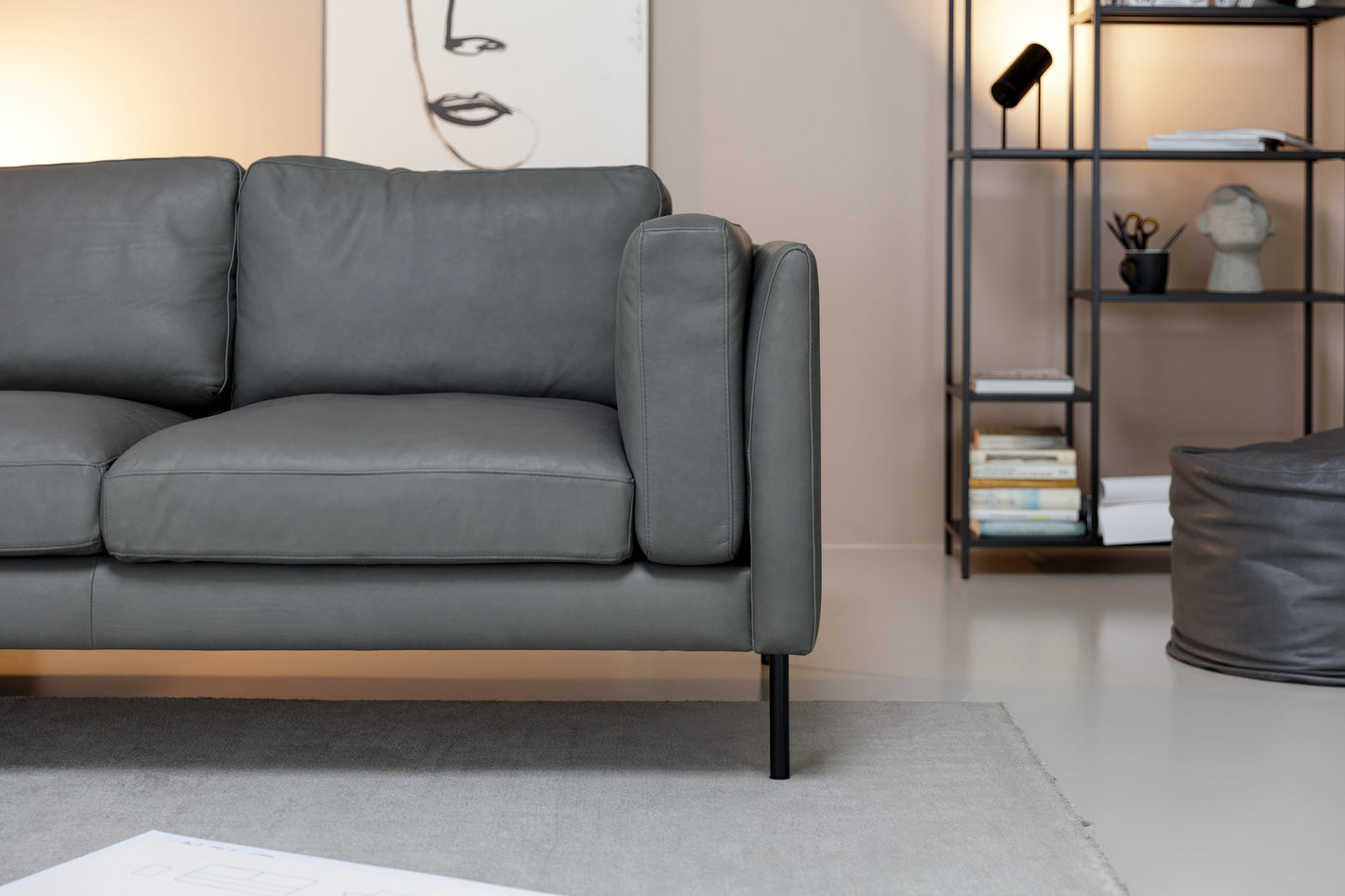 Sigge 3,5 seter sofa, Anilin skinn, en del av kategorien 4 - seter - At Home Interiør