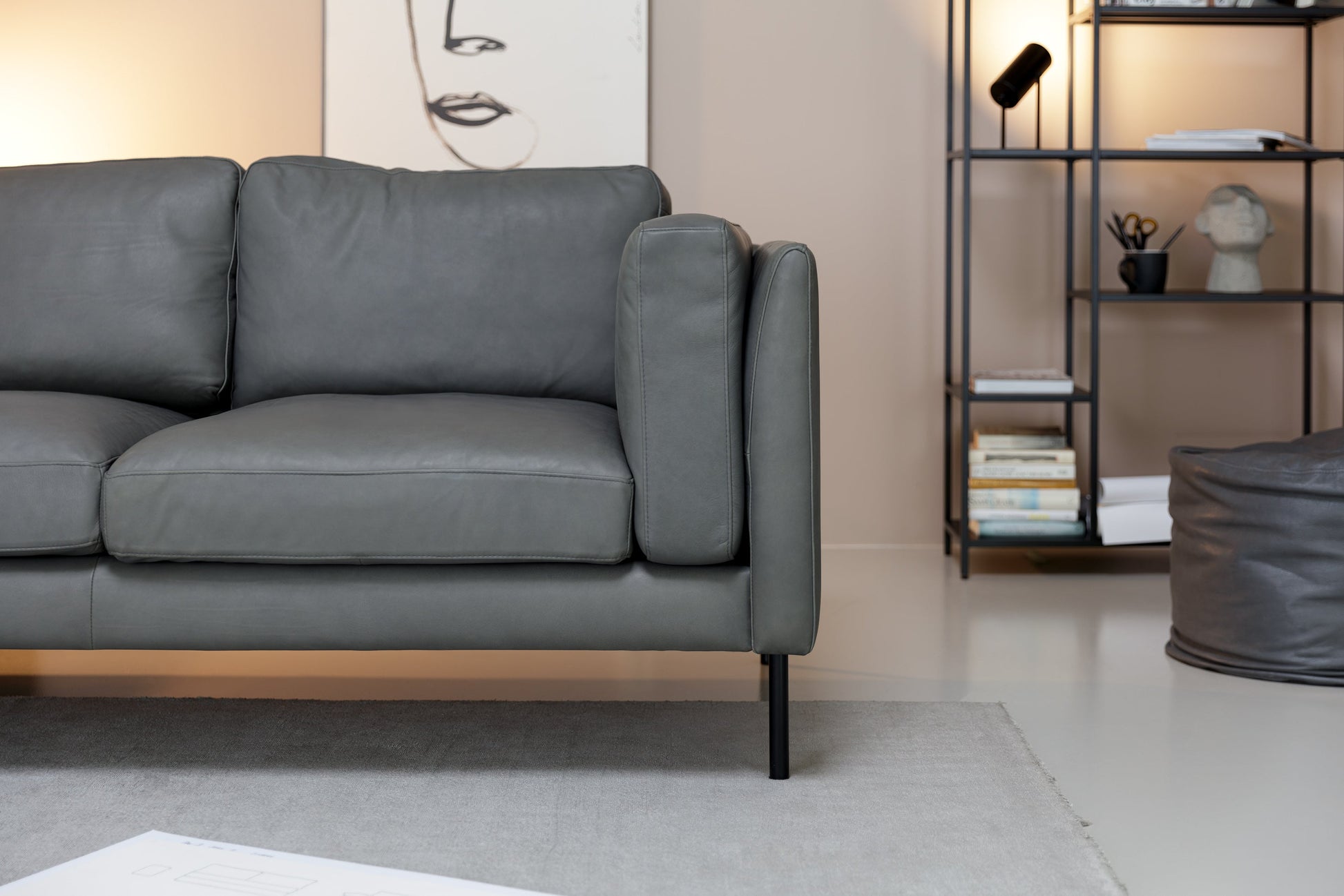 Sigge 3,5 seter sofa, Anilin skinn, en del av kategorien 4 - seter - At Home Interiør