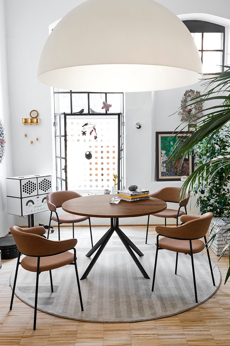 Signorina spisestuestol med armlene, en del av kategorien Spisestuestol - At Home Interiør