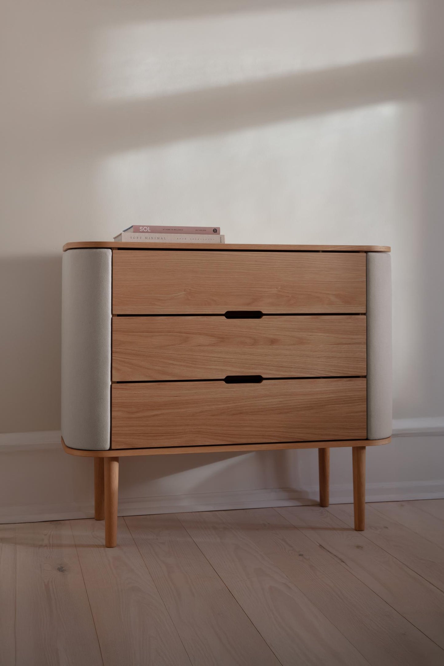 Treasures kommode, en del av kategorien skap - At Home Interiør