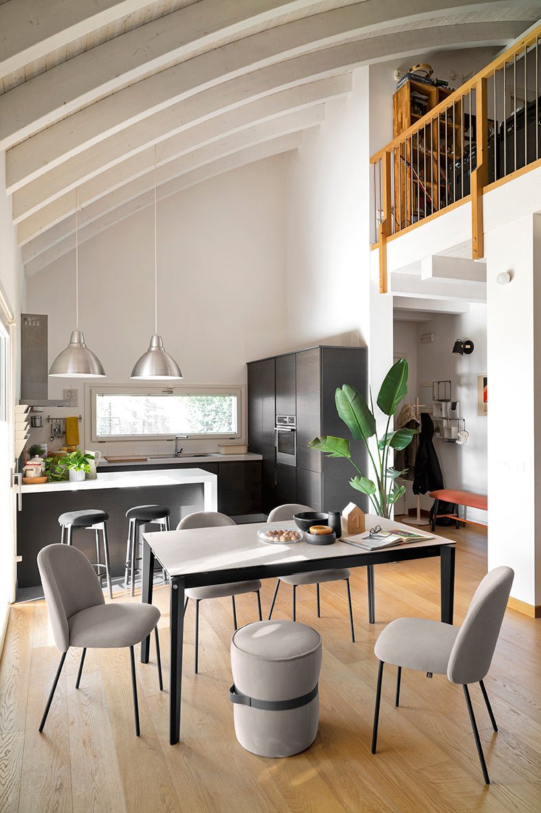 Tuka metallben spisestol– Connubia, en del av kategorien Spisestuestol - At Home Interiør