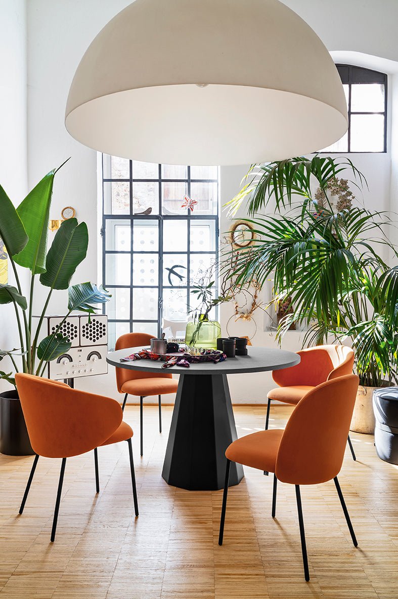 Tuka metallben spisestol– Connubia, en del av kategorien Spisestuestol - At Home Interiør