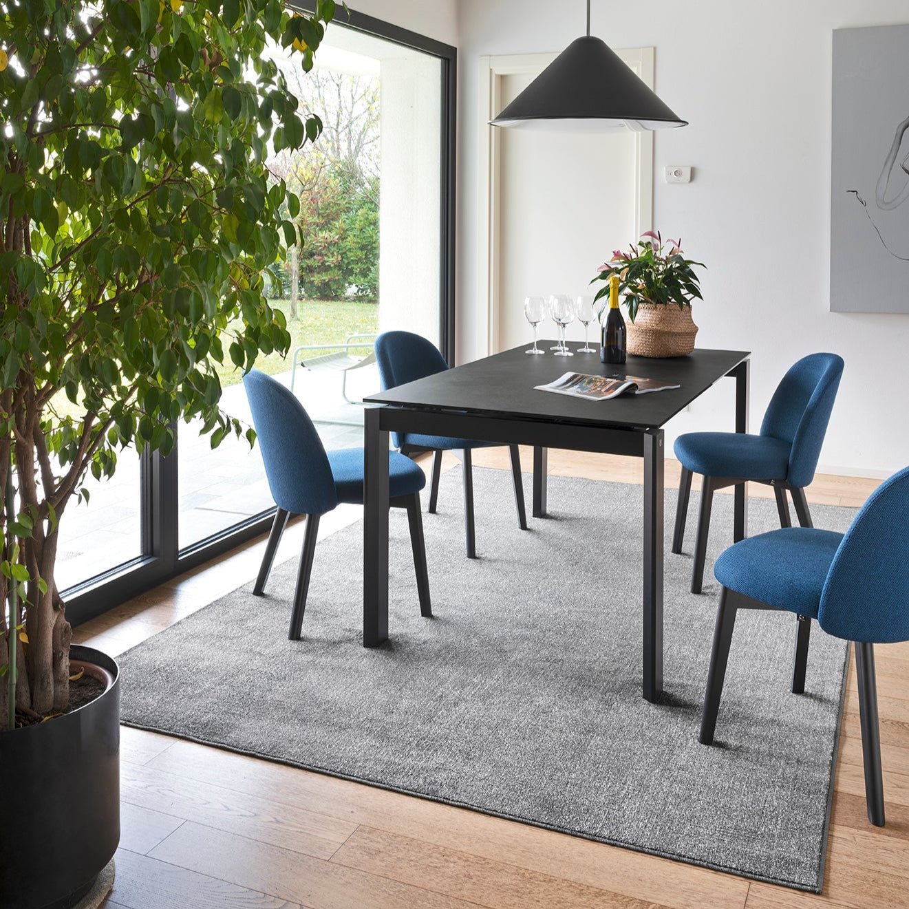 Tuka treben spisestol– Connubia, en del av kategorien Spisestuestol - At Home Interiør